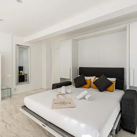 Le Louis Blanc Avec Balcon En Plein Centre-ville * Cannes